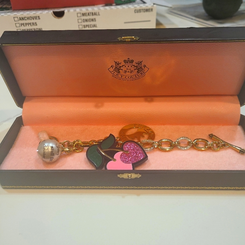 Juicy charm braclet. Vintage big style new!